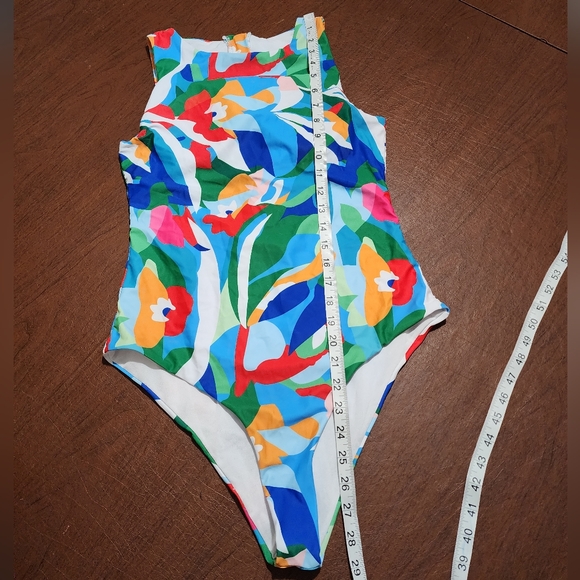 NWOT ... Vibrant Floral One Piece Swimsuit - Picture 3 of 8
